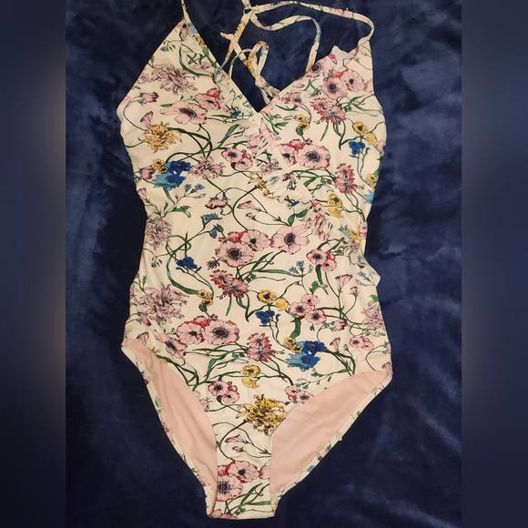 Juicy Couture Other - Juicy Couture Floral Print swimsuit size Large NWT